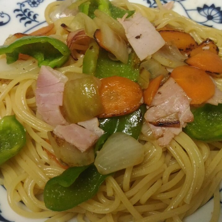 ピーマンと人参 玉葱 ハムのあっさりパスタ レシピ 作り方 By ねあっっ 楽天レシピ